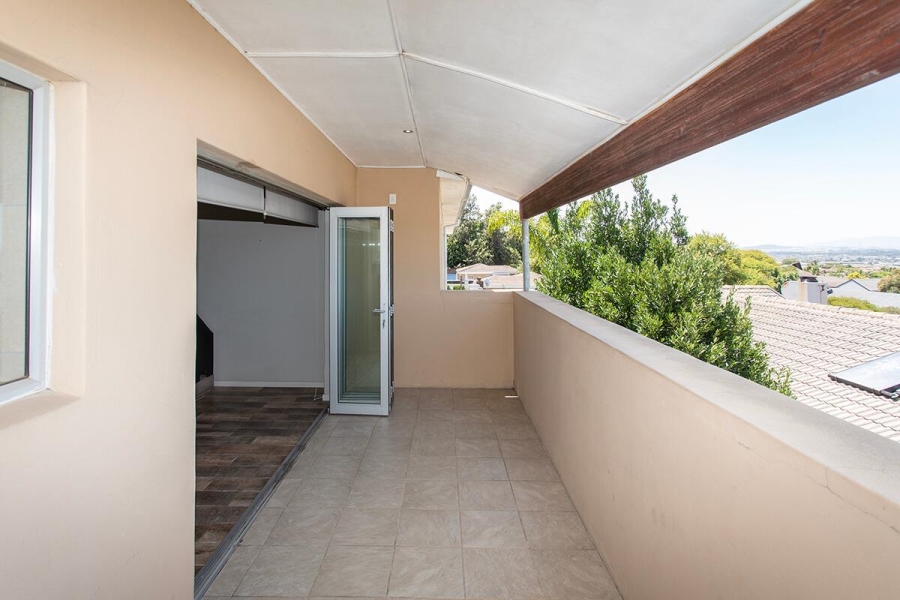 6 Bedroom Property for Sale in Vredekloof Heights Western Cape